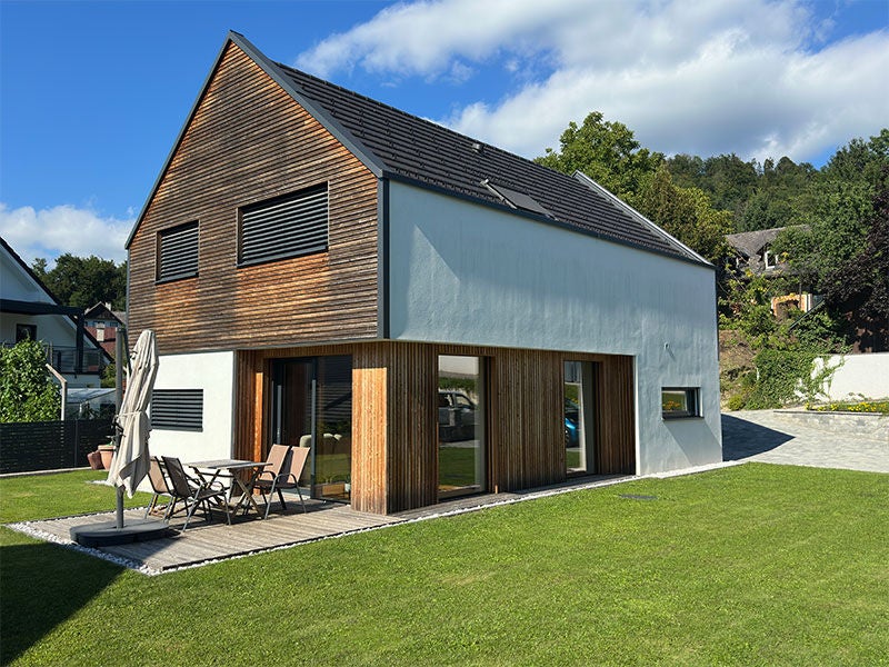 Prednosti sodelovanja z nepremičninsko agencijo pri gradnji, prenovi ali celoviti obnovi vašega novega doma.